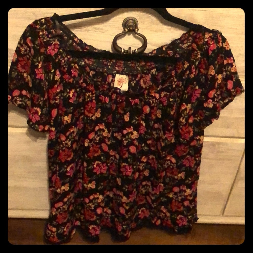 Beautiful black floral print blouse!